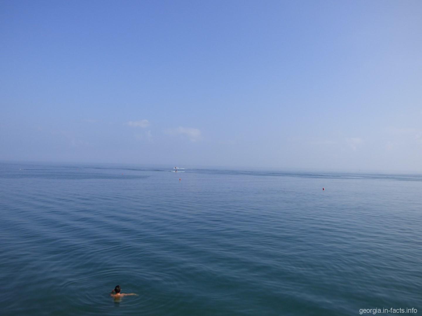 Вода моря в батуми