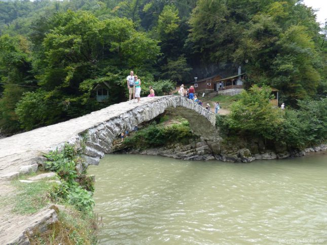 Мост царицы Тамары в Грузии