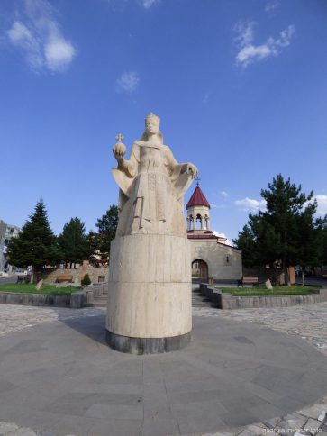 Памятник царице Тамаре в Ахалцихе, Грузия