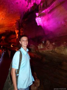Подсветка в пещере Сатаплия