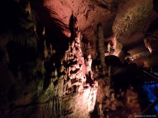 Стены в пещере Сатаплия