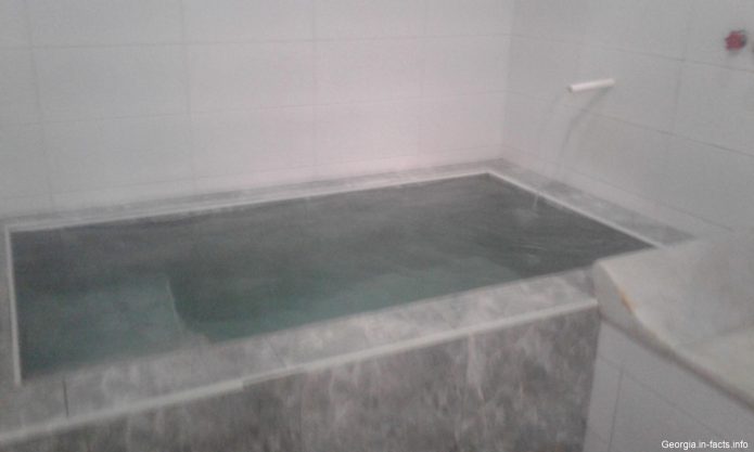Ванна в серных банях Тбилиси