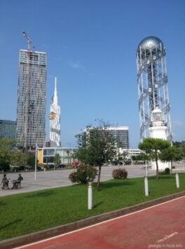 Вид на Парк чудес в Батуми