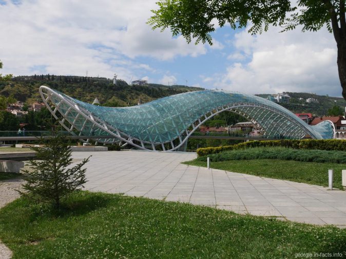 Мост Мира в Тбилиси, Грузия