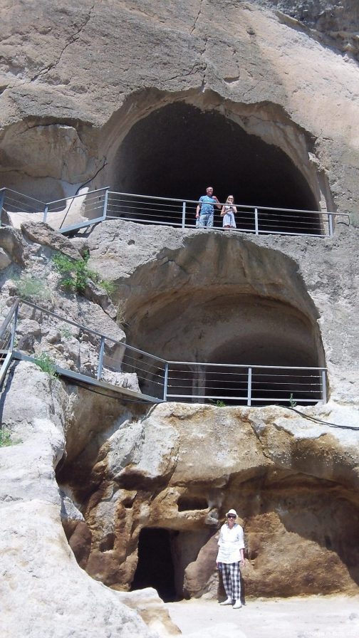 Пещеры в Вардзии летом