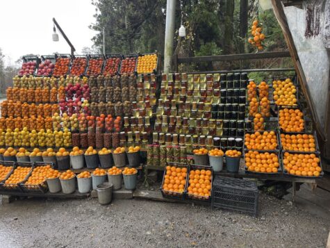 Грузинские фрукты в декабре на трассе