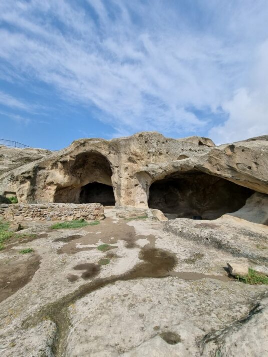 Пещеры Уплисцихе во время путешествий по Грузии
