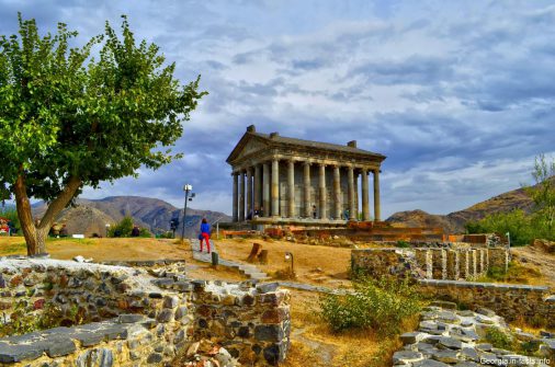 Храм Гарни в Ереване