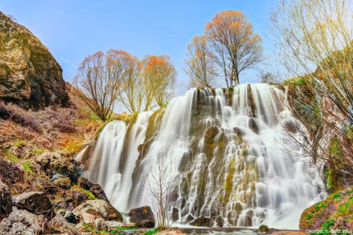 Шакинский водопад в Армении