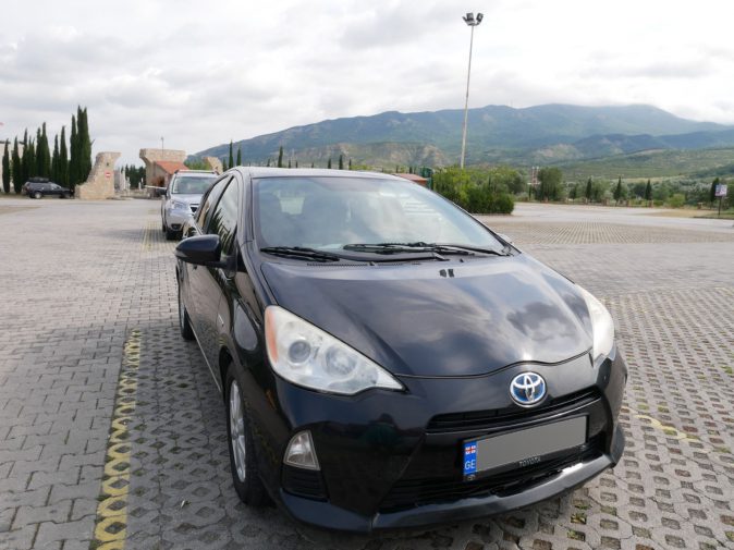 Аренда Toyota Prius в Тбилиси