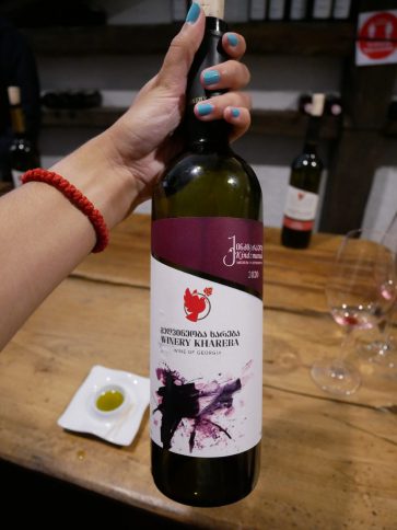 Бутылка неплохого вина в Грузии