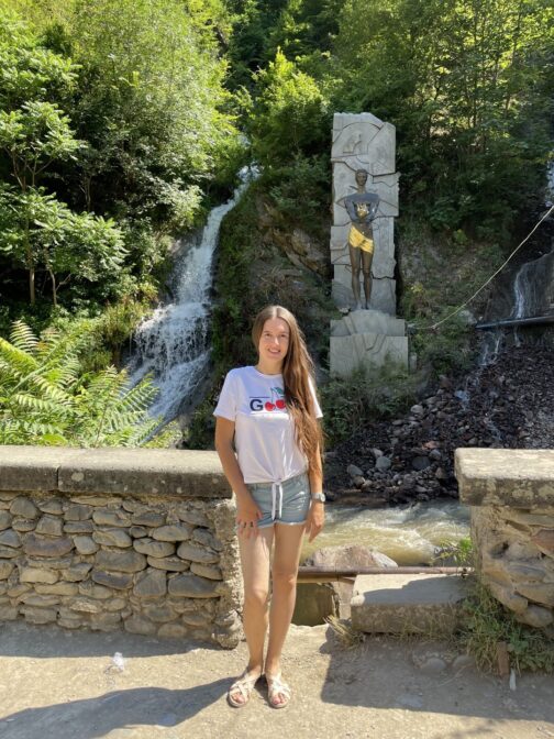 Водопад в Боржоми около статуи Прометея