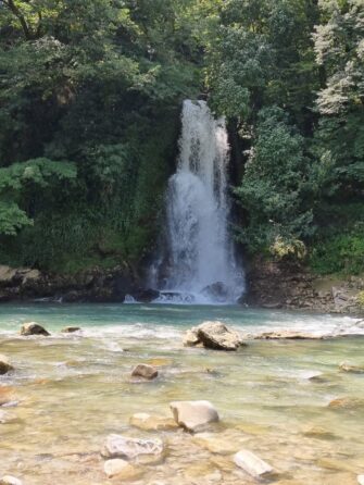 Водопад Абхеси недалеко от Махунцети