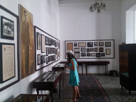Музей Мемеда Абашидзе внутри