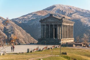 Храм Гарни в Армении