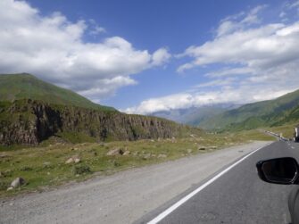 Какая дорога в Казбеги из Тбилиси
