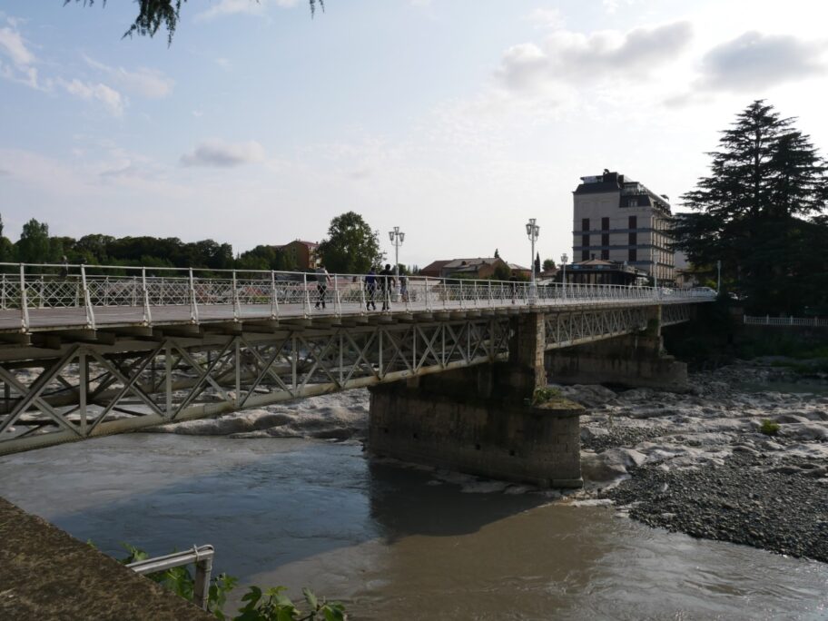 Мост через реку Риони