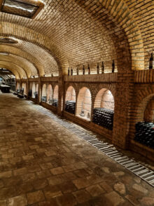 Тоннель на винодельне Хареба