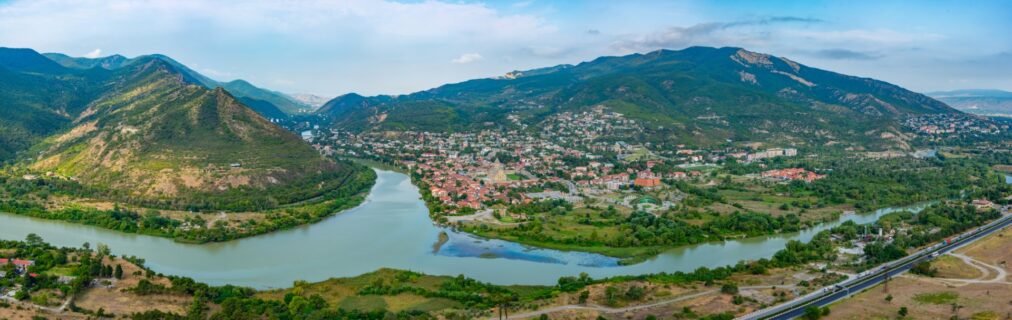Панорама Мцхеты, слияние рек Арагви и Куры из Тбилиси