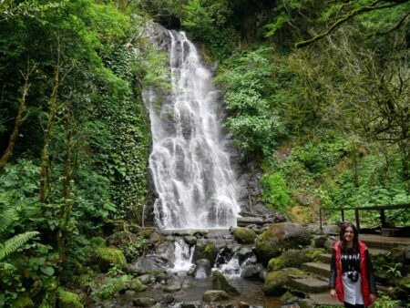 Красивый водопад Мирвети рядом с Батуми