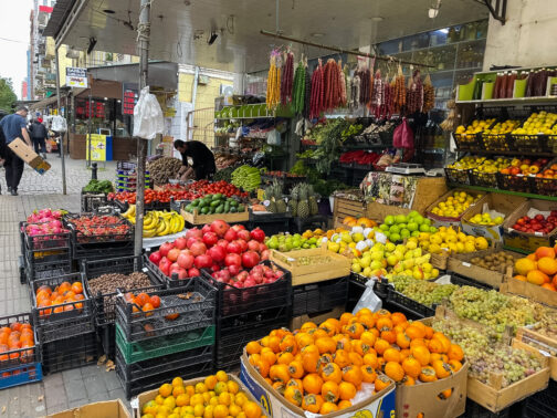 Фрукты и овощи в Батуми прилавок