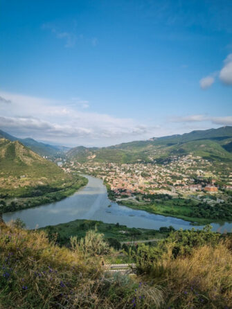 Вид на Мцхету от храма Джвари