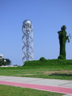 Башня ДНК в Батуми достопримечательность