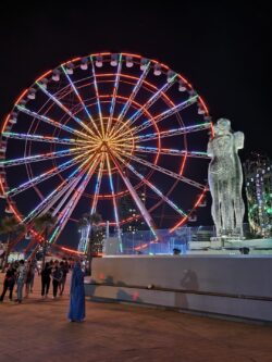 Достопримечательности Батуми. Колесо обозрения, Али и Нино, Башня Алфавит