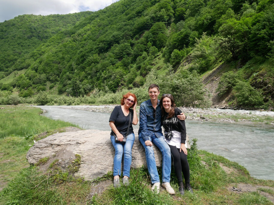 Гиды в Грузии мы с Лидией на Военно Грузинской дороге