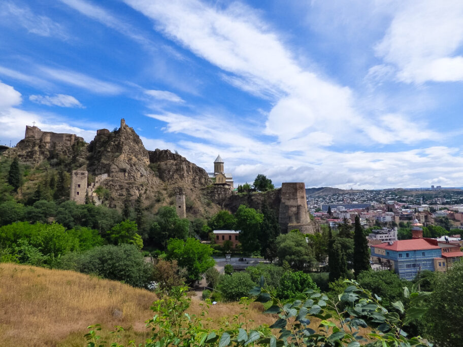 Панорама Тбилиси и крепость Нарикала