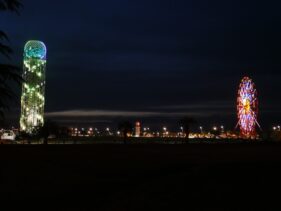 Парк Чудес в Батуми ночью