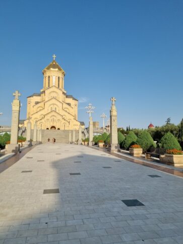 Храм Самеба в Тбилиси